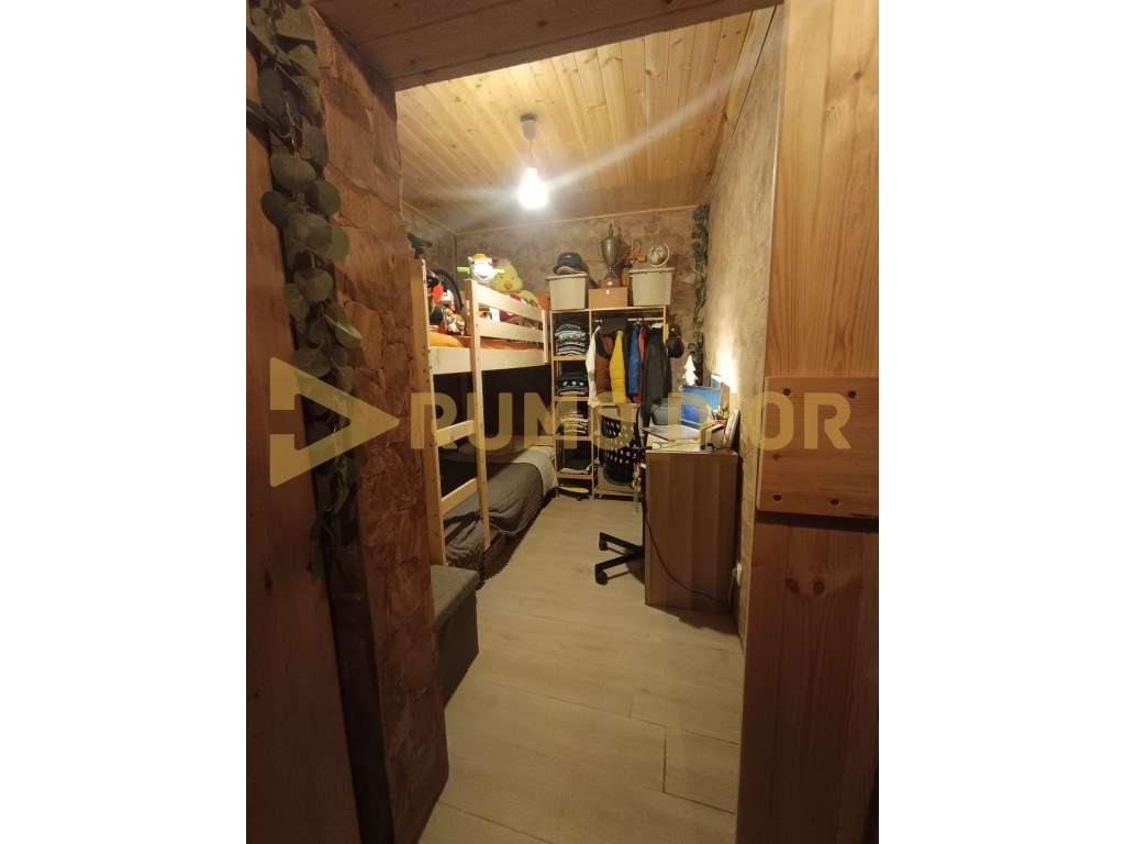 Moradia Exclusiva com Piscina Interior e Terraço - Conforto e Charm...-11