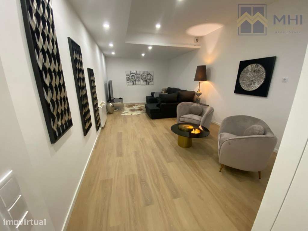 Excelente moradia Bifamiliar T3, a 100 metros da praia em Canidelo-51