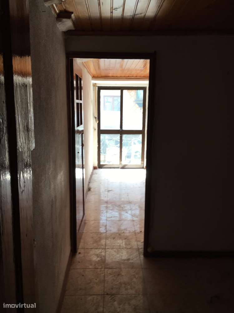 Vende-se Prédio para resuperar-6