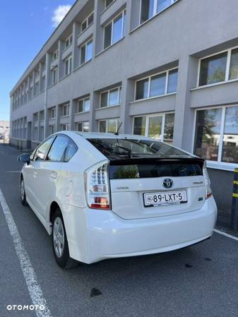 Toyota Prius (Hybrid) - 7