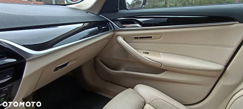 BMW Seria 5 520d Luxury Line sport - 18