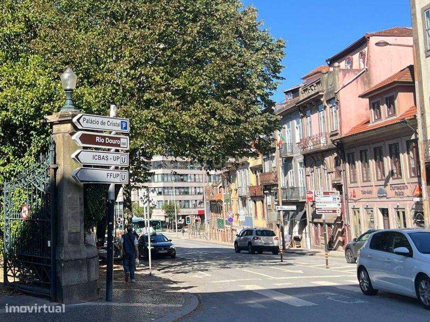 Prédio em Palácio de Cristal, Porto - Grande imagem: 3/10
