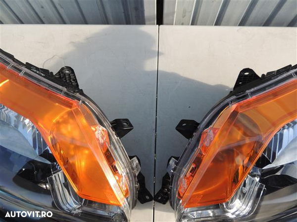 Far stanga + dreapta Mitsubishi L200 an 2015 2016 2017 2018 Halogen cod 8301C729 / 8301C730 - 14