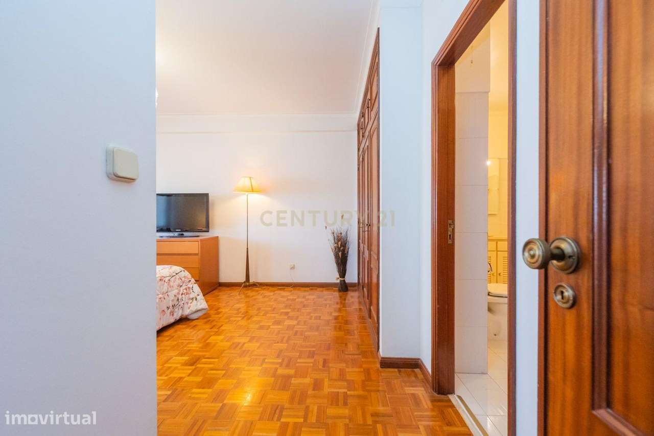 Excelente T4 c/Box | São Domingos de Rana-23