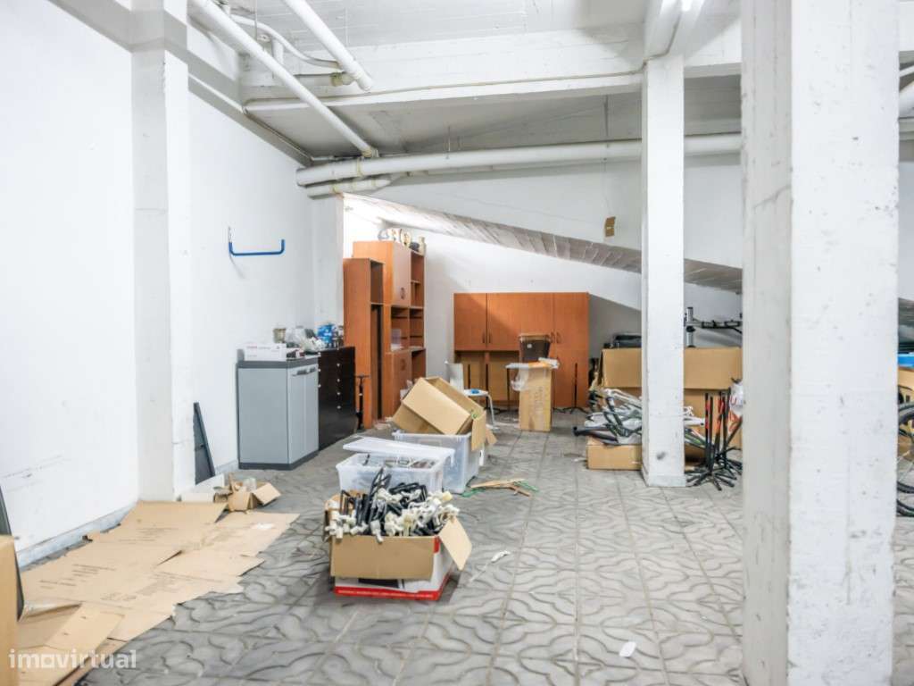 Garagem com 115m2 em Massamá Norte - Grande imagem: 3/11