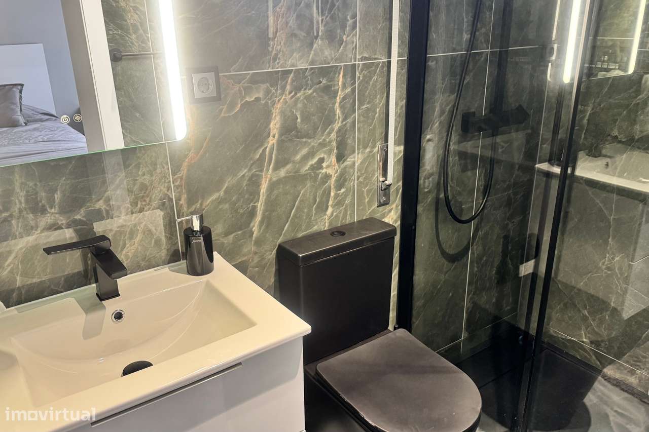 Moradia T3 em Chipar de Cima, Vilarinho do Bairro-12