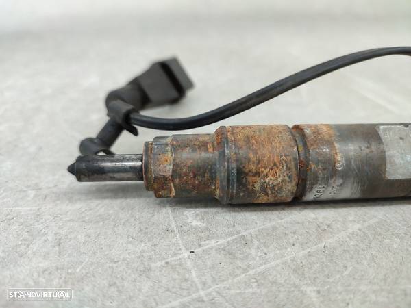 Injector Volkswagen Passat (3B2) - 2