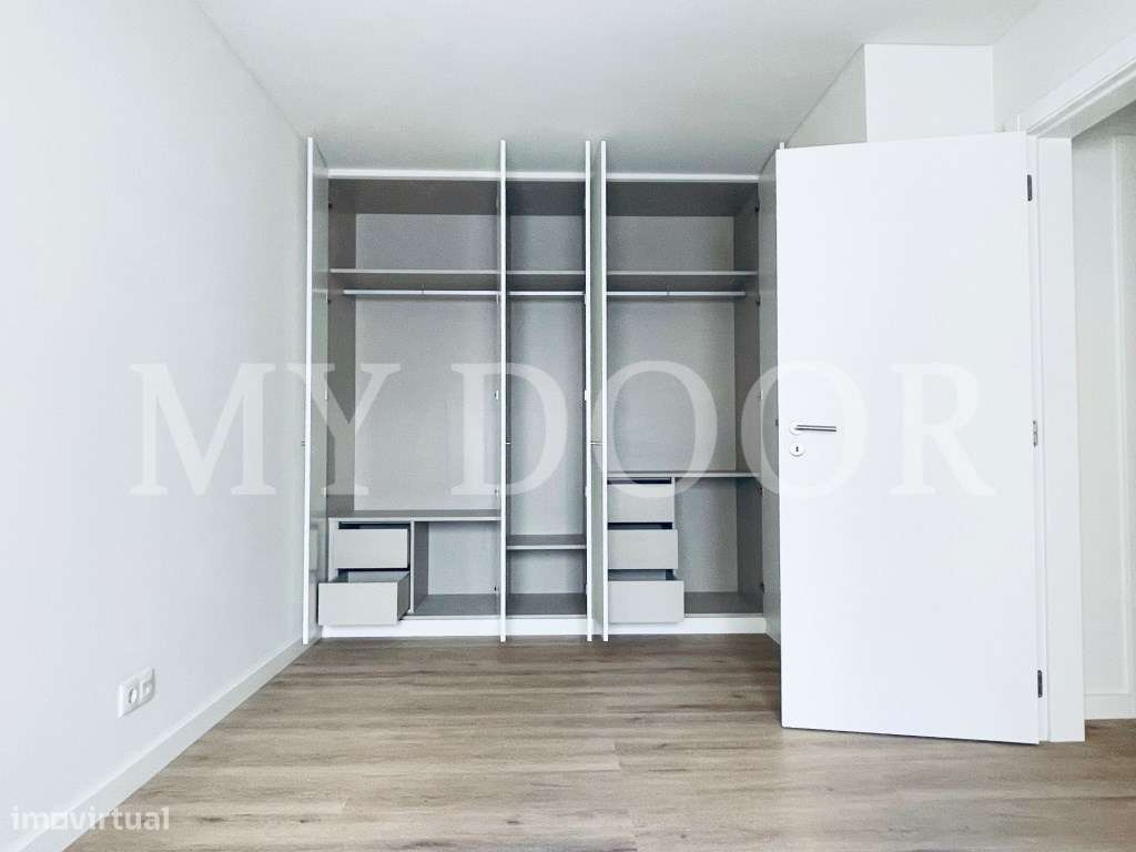 Apartamento T2 NOVO - Moscavide - Varanda - Parqueamento - Grande imagem: 3/30