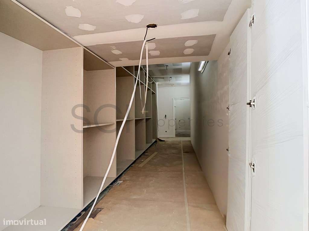 Extraordinário Apartamento T3+1 com amplas áreas em Coina-15