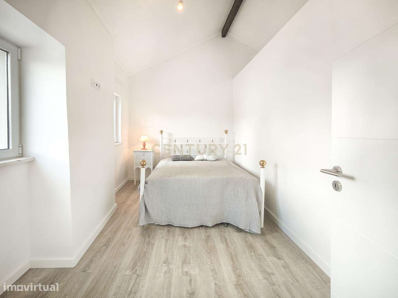 O Refúgio Perfeito em Tavira | Moradia T2 Térrea Renovada em 2024 junt-18