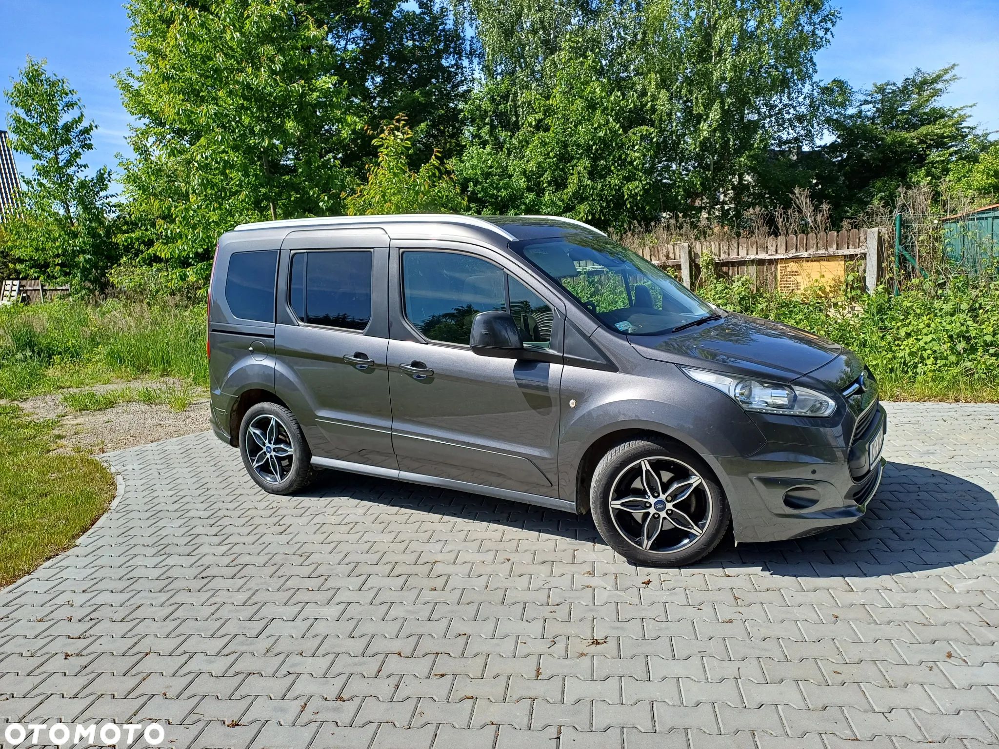 Ford Tourneo Connect 1.5 TDCi Titanium - 1