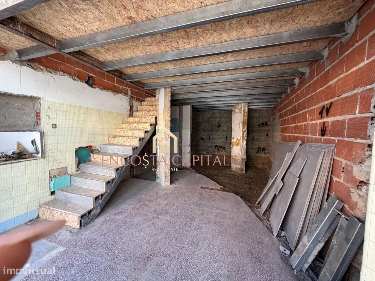 Apartamento T1 com mezanime Sacavém-4