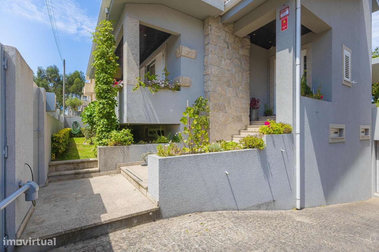 Moradia Exclusiva T5 com Jardim em Leça do Balio-51