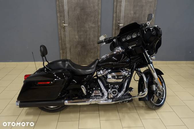 Harley-Davidson Touring Street Glide - 2