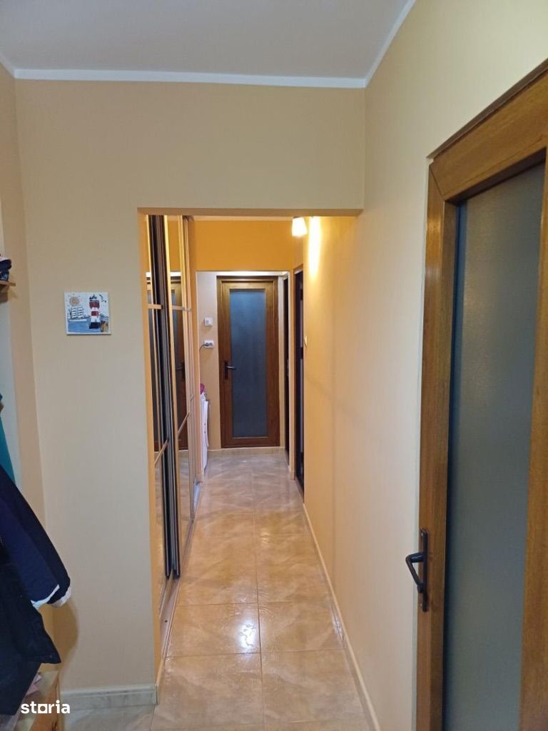 De vânzare apartament 3 camere zona Roșiori / Concordia