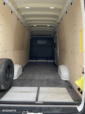 Volkswagen CRAFTER - 9