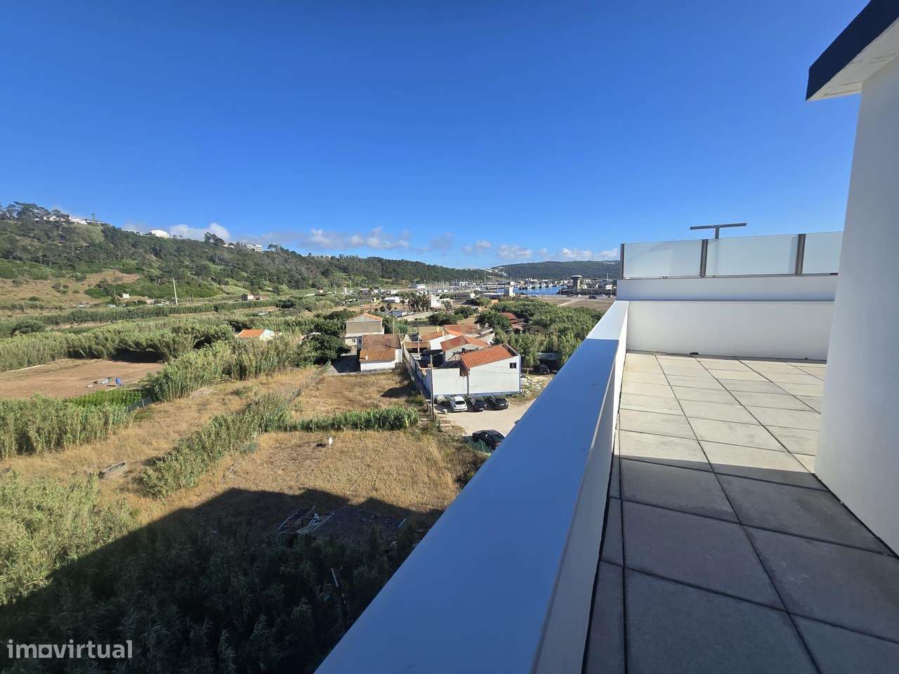 Lindíssimo Apartamento Novo T2 a dois passos da praia-4