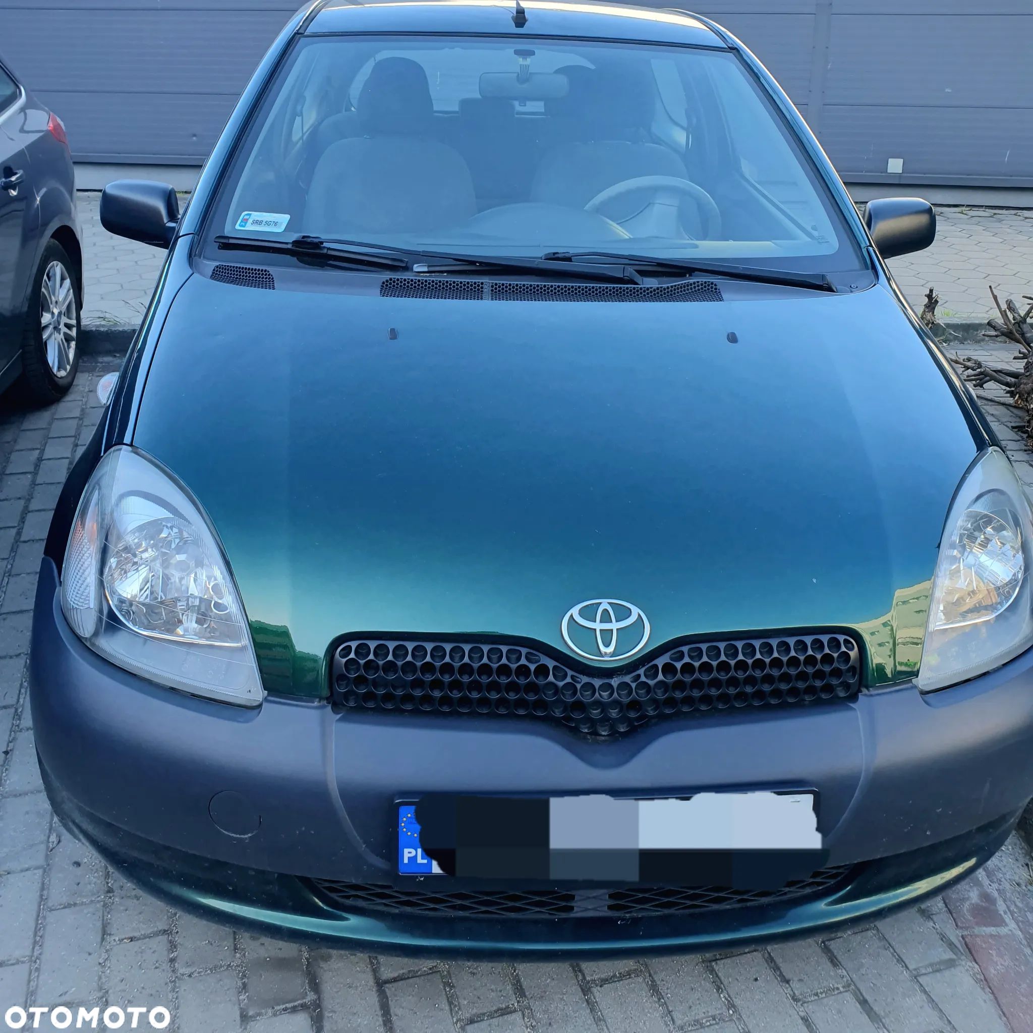 Toyota Yaris 1.0 Base - 1