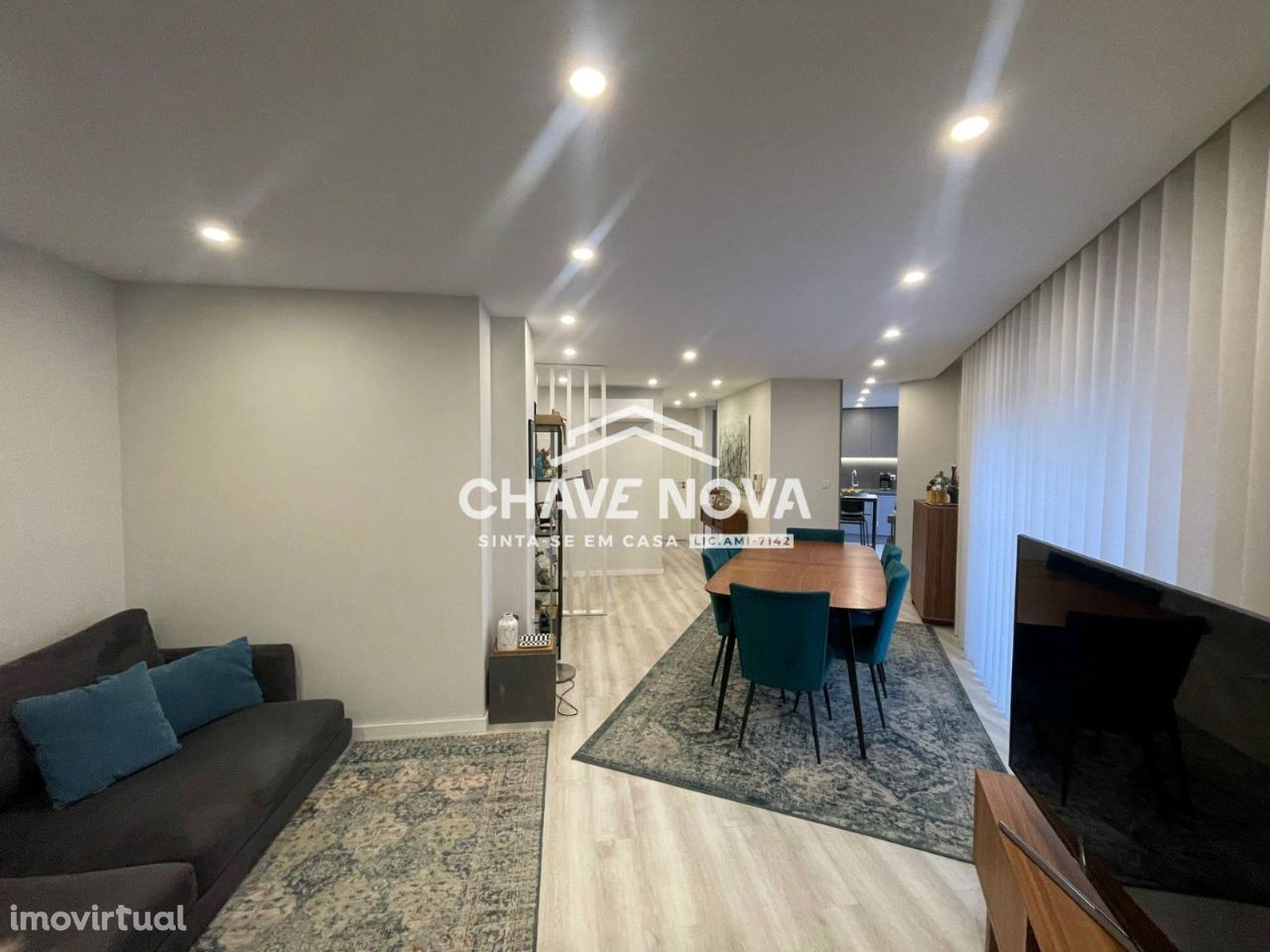 Apartamento T2 c/ terraço - Vila Nova de Gaia