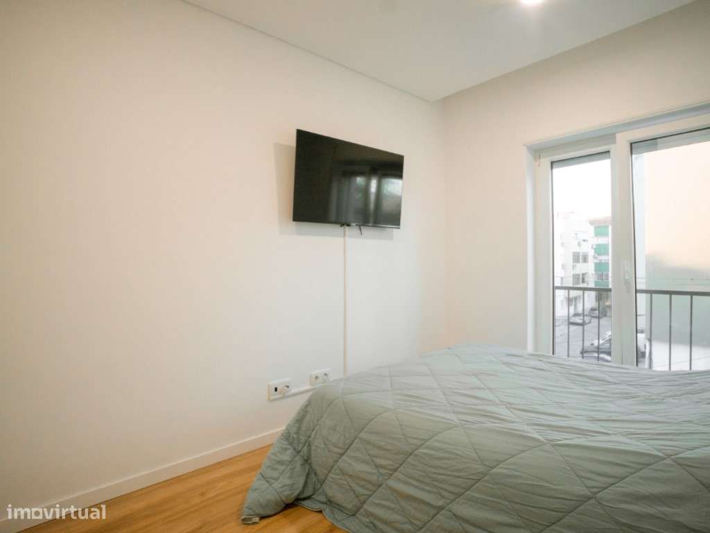 Apartamento T2 totalmente remodelado Baixa da Banheira-16