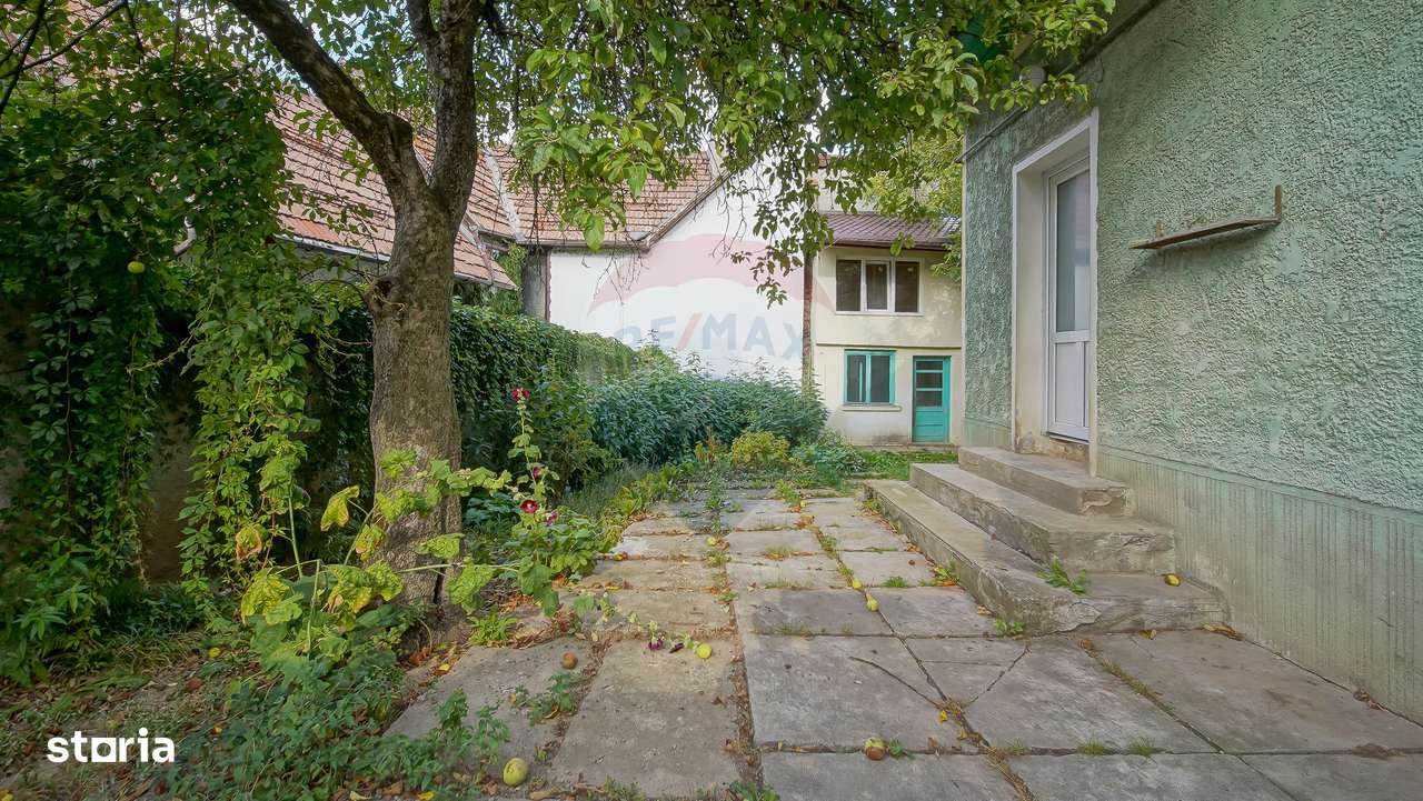 Casă săsească de renovat, cu teren, Șcheii Brașovului - Imagine principală: 2/18