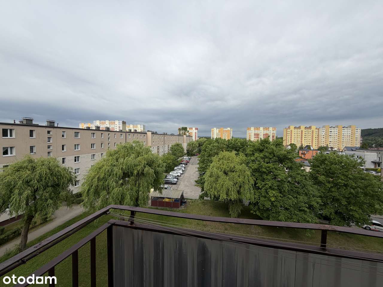 Na sprzedaż 2-pokojowe mieszkanie z piwnicą- oś Kaszubskie-10