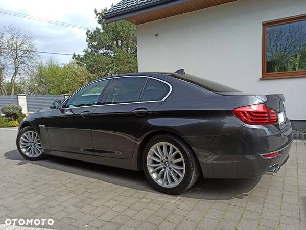 BMW Seria 5 525d xDrive Luxury Line - 38