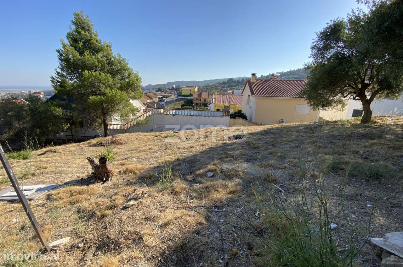 Terreno em zona de moradias com vista espectacular sobre o Tejo - Grande imagem: 5/14