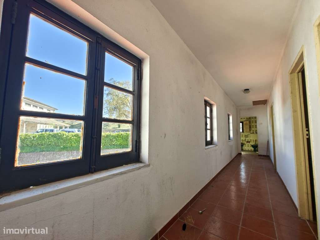 Moradia junto às muralhas do Castelo de Óbidos-7