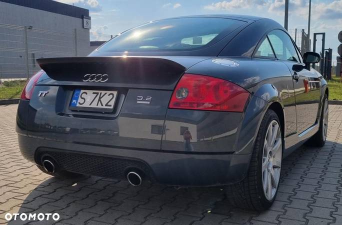 Audi TT Coupe 3.2 Quattro DSG - 18