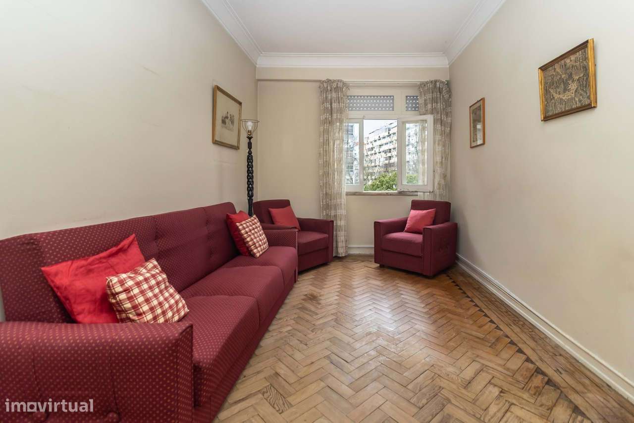 Apartamento T2, junto ao Hospital da Cruz Vermelha , em Benfica - Grande imagem: 5/29