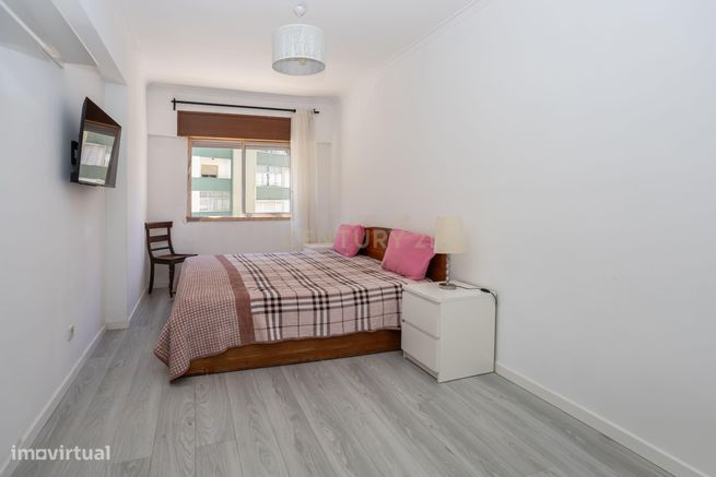 Apartamento T1+1 em Amadora com Elevador-13