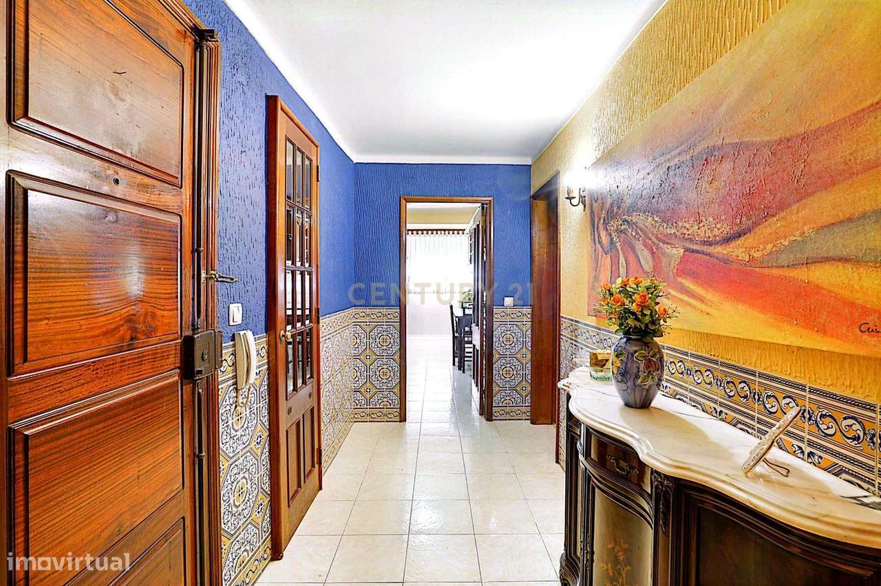 Apartamento T3 convertido em T2 em Linda-A-Velha - excelente localizaç-7