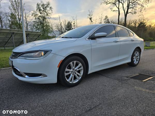 Chrysler 200 - 1