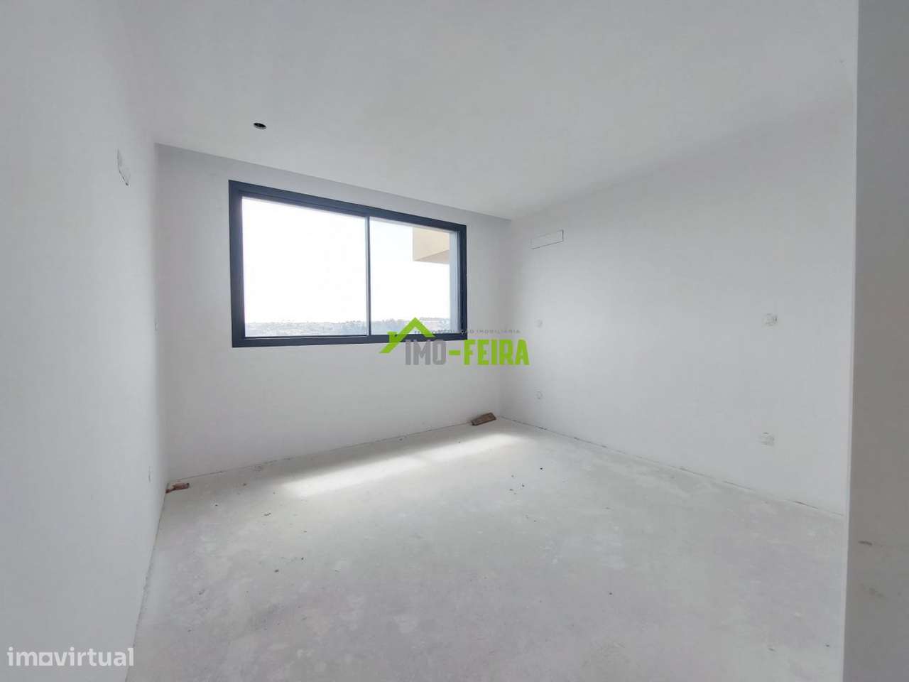 Apartamento T2 Novo, São João da Madeira-4
