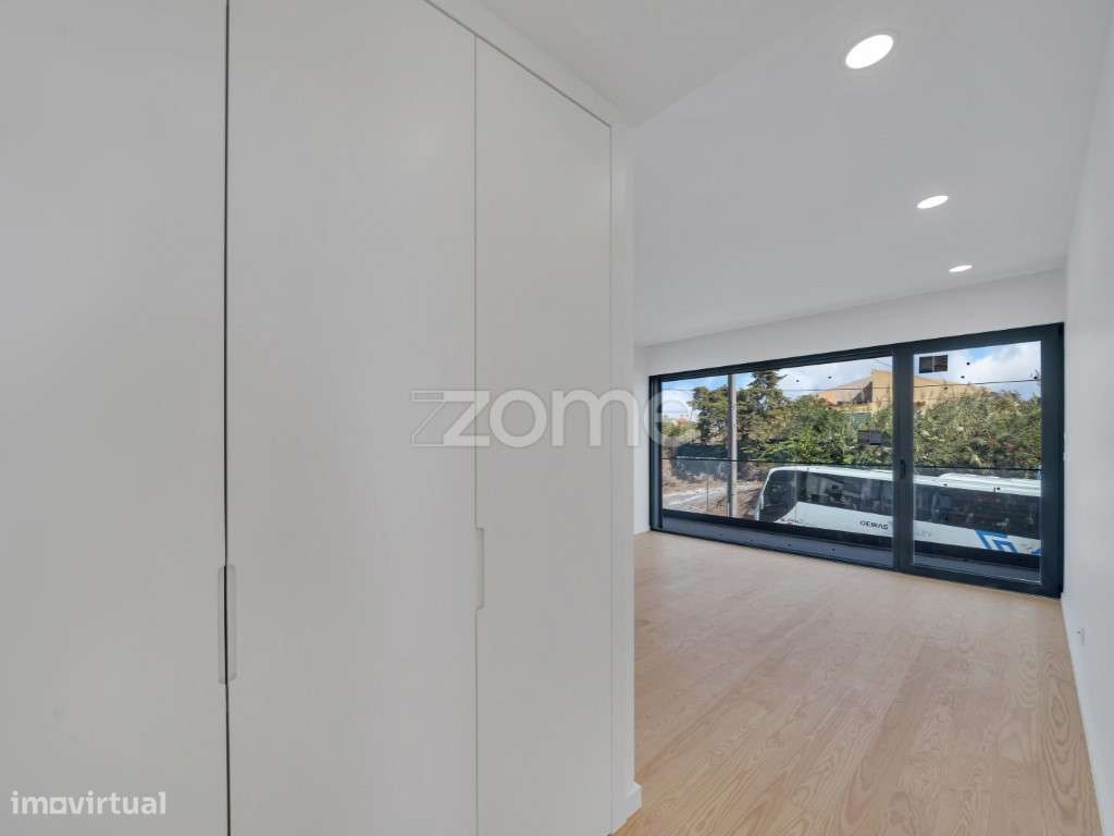 Moradia T6 Famões-23