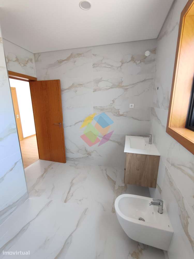 Magnífica Moradia T3 +1 em Stª. Maria da Feira-32