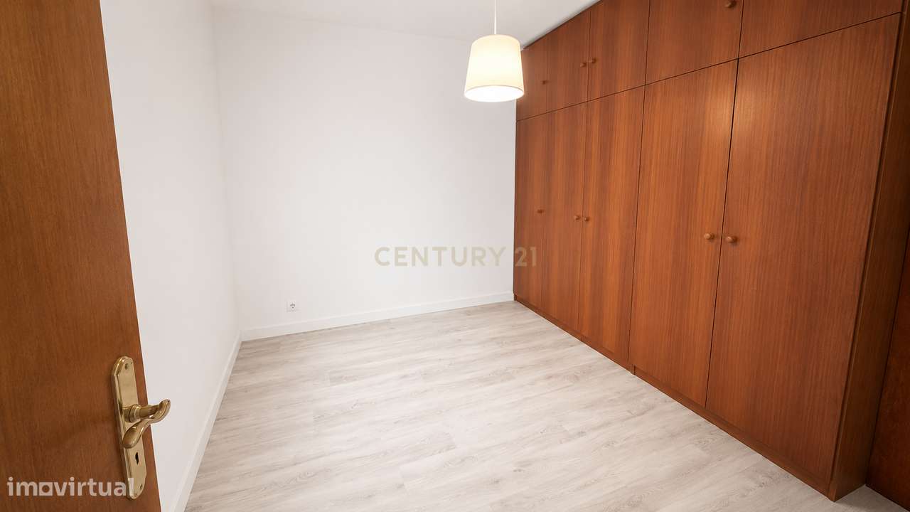 T1+1 com 86,98 m² junto ao Metro do Lumiar-9