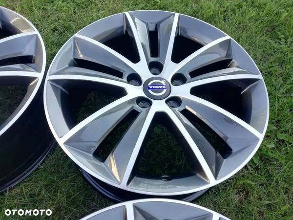 VOLVO cx60 s90 v90 s60 IDEALNE 17'' - 8