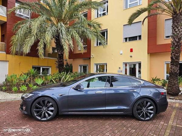 Tesla Model S - 7