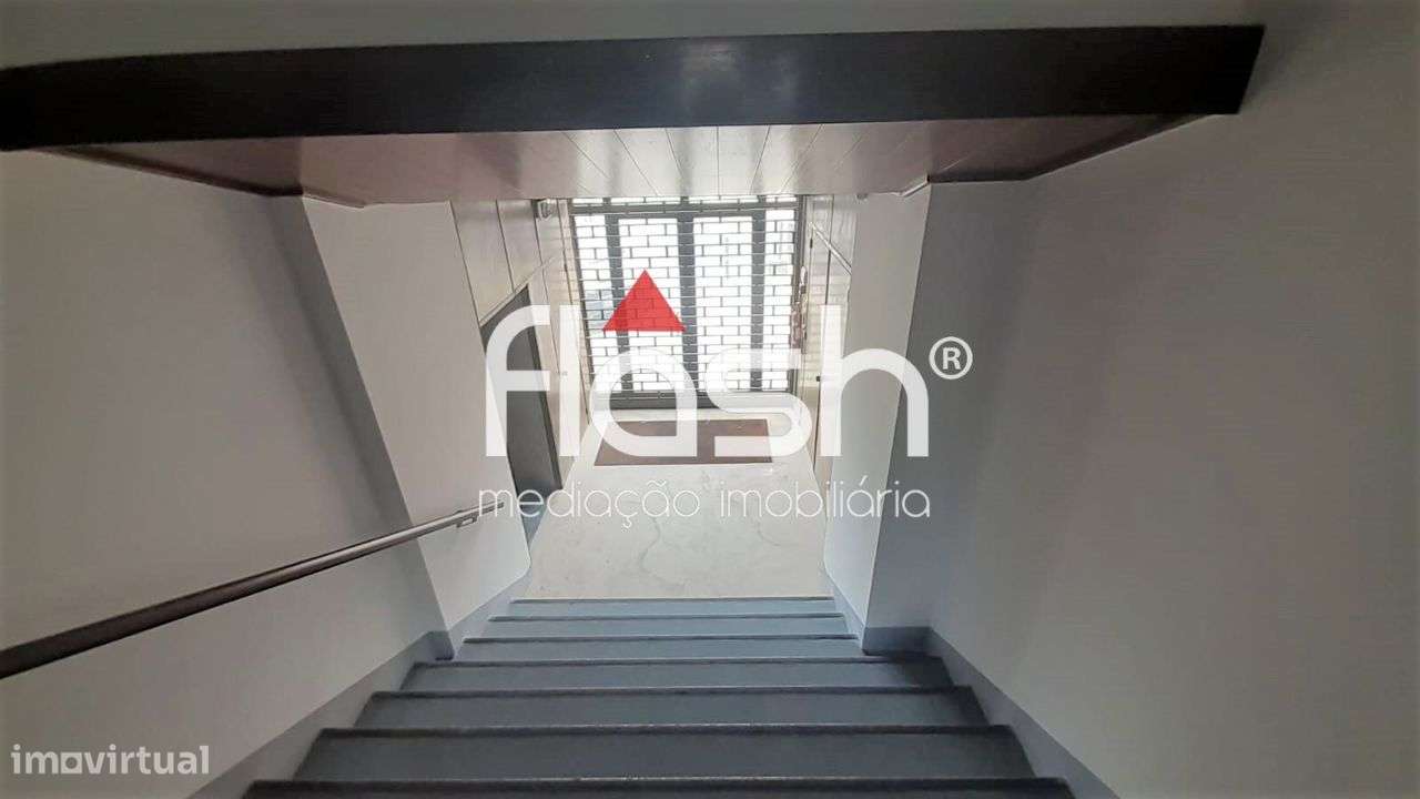 Venda de Espaço de loja/escritórios no Restelo-35