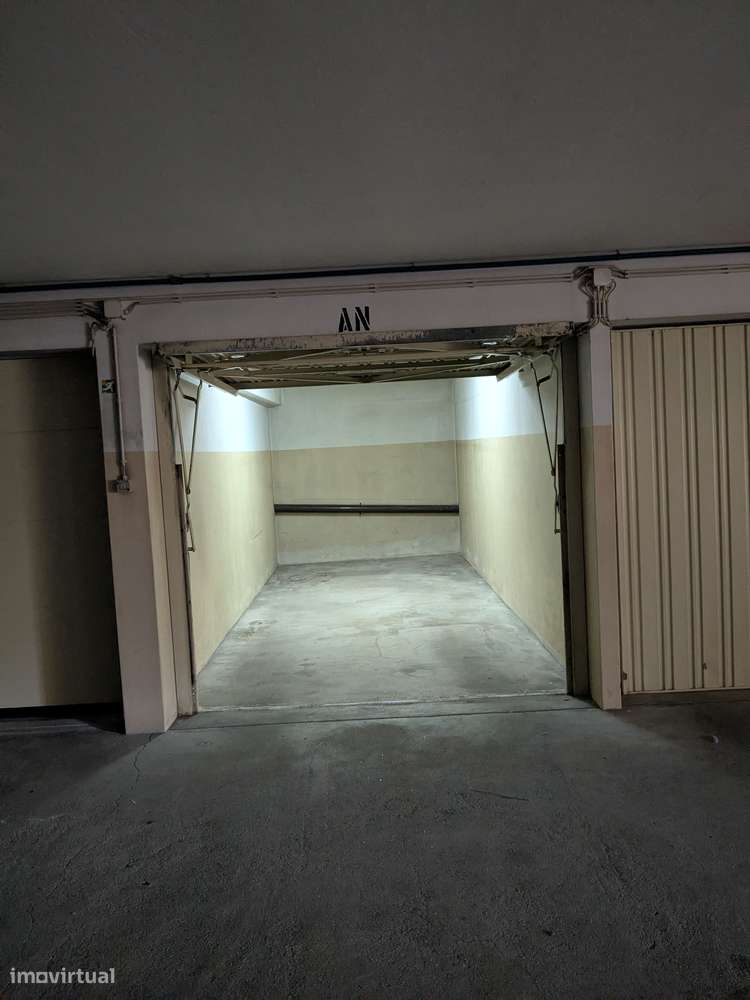 Garagem fechada - Vila Nova de Gaia - Grande imagem: 2/4