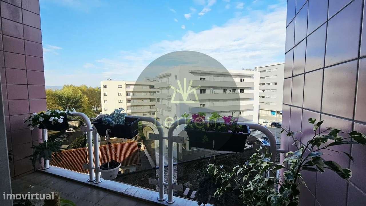 T2 junto ao centro de Guimarães | Cozinha renovada, garagem e elevador-7