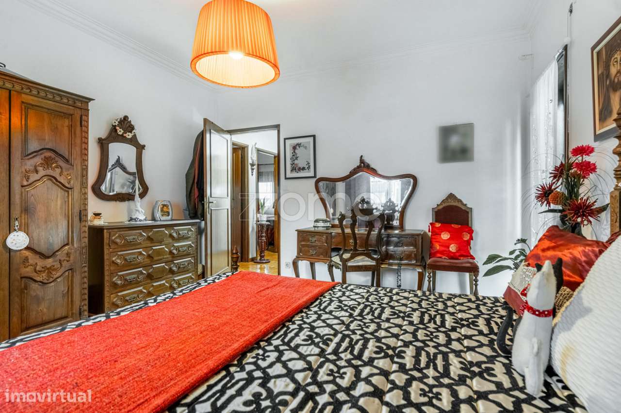 Moradia T4 com Suíte em Nogueira-19