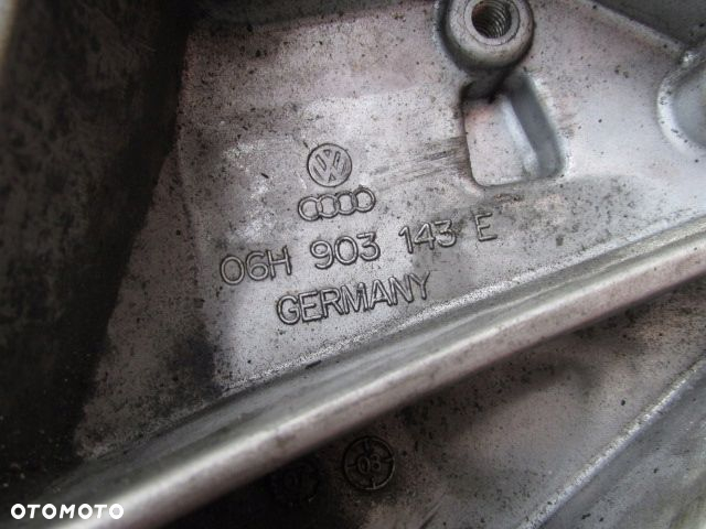 Audi A4 B8 1.8 tfsi Podstawa filtra oleju 06H903143E - 5