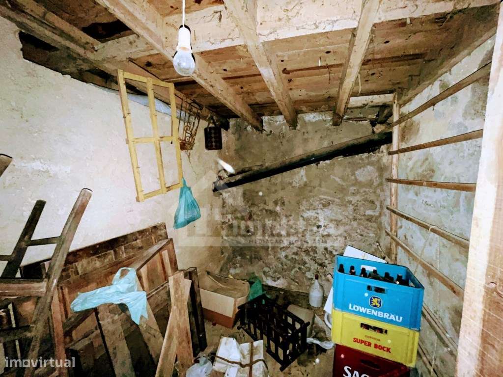 Moradia T1 pronta para reabilitar em Figueiró dos Vinhos-7