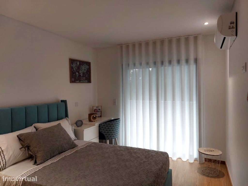Apartamento T3+1, novo, varanda com churrasqueira; piscina e playgr...-14