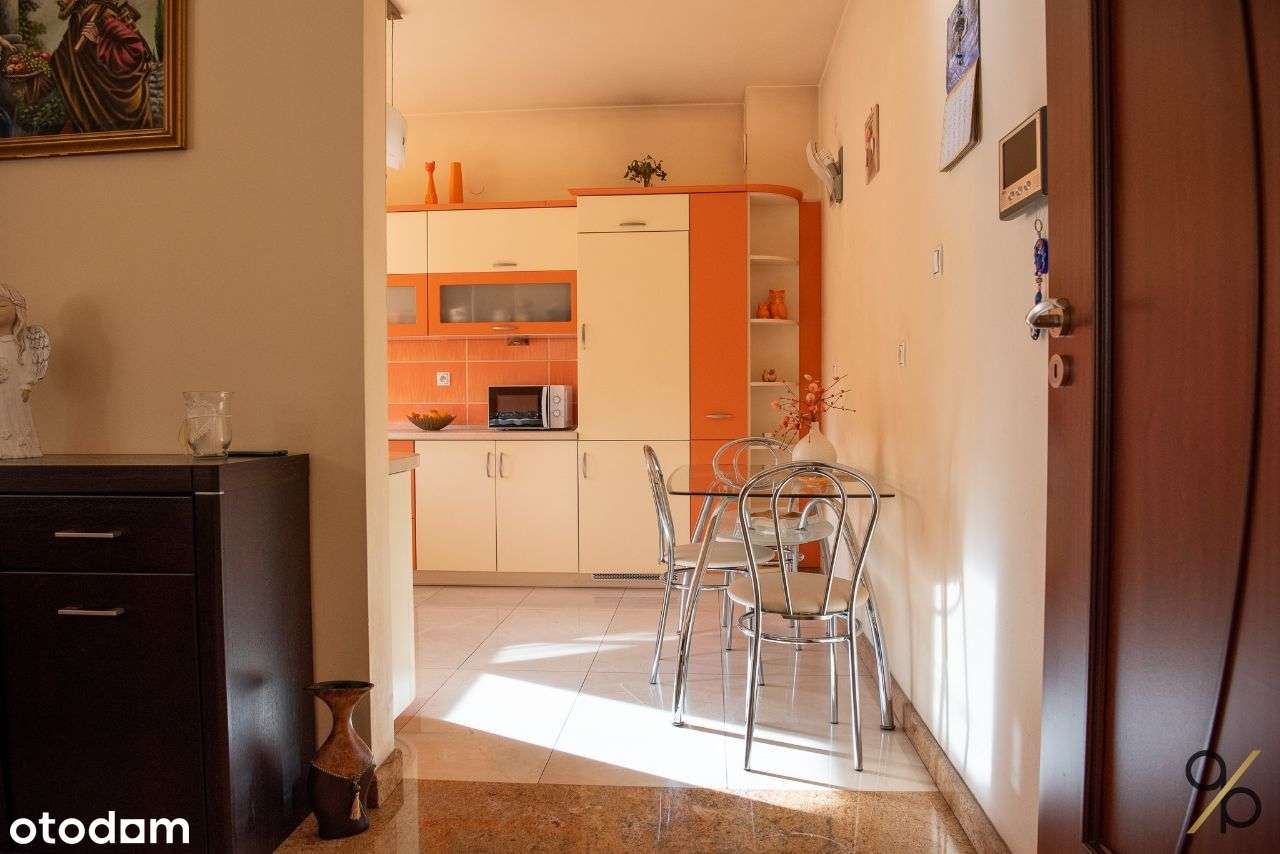 Przestronny i komfortowy dom z dużym ogrodem! - Pełny obrazek: 5/19