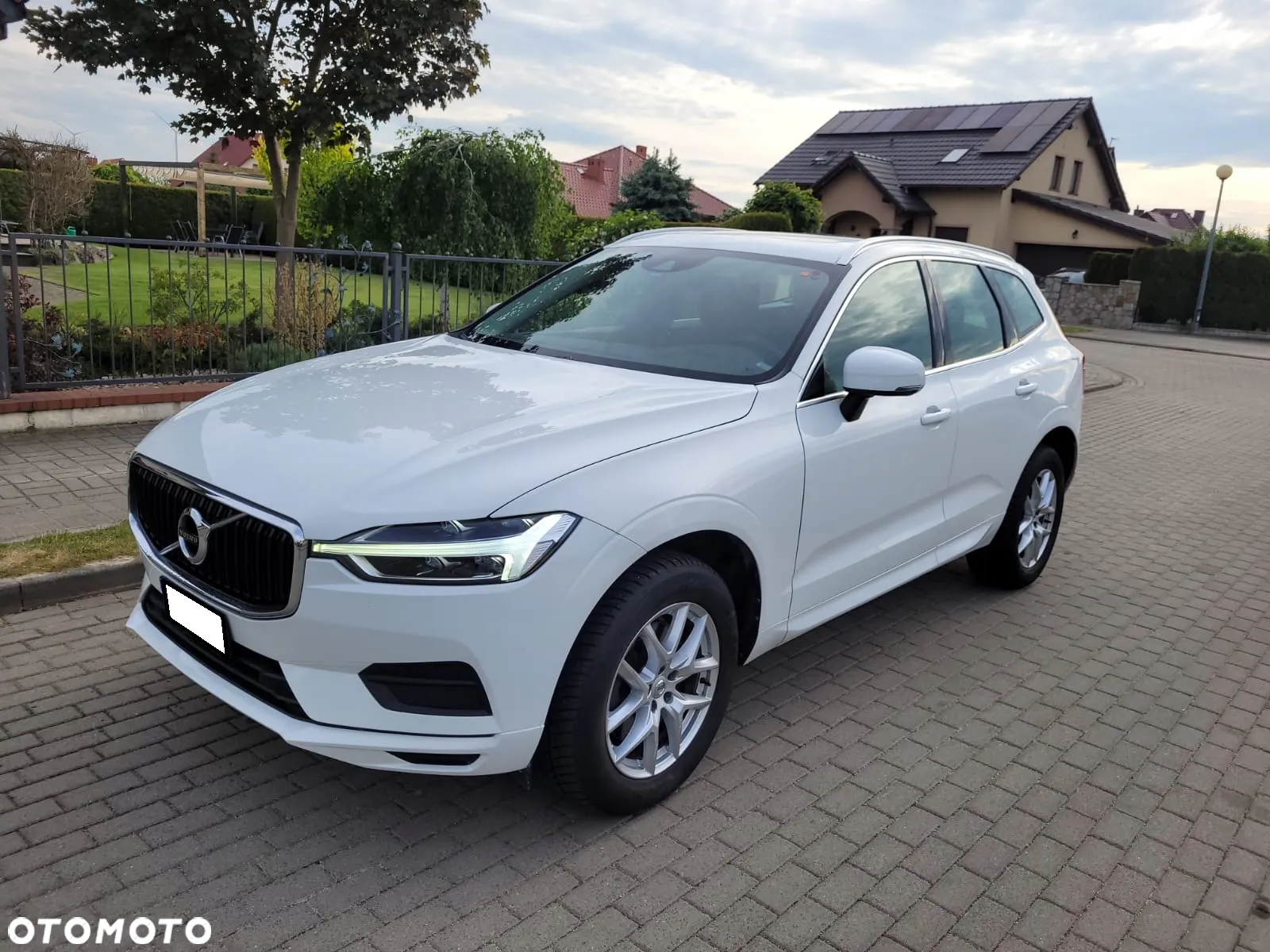 Volvo XC 60 B4 D AWD Geartronic Momentum Pro - 12