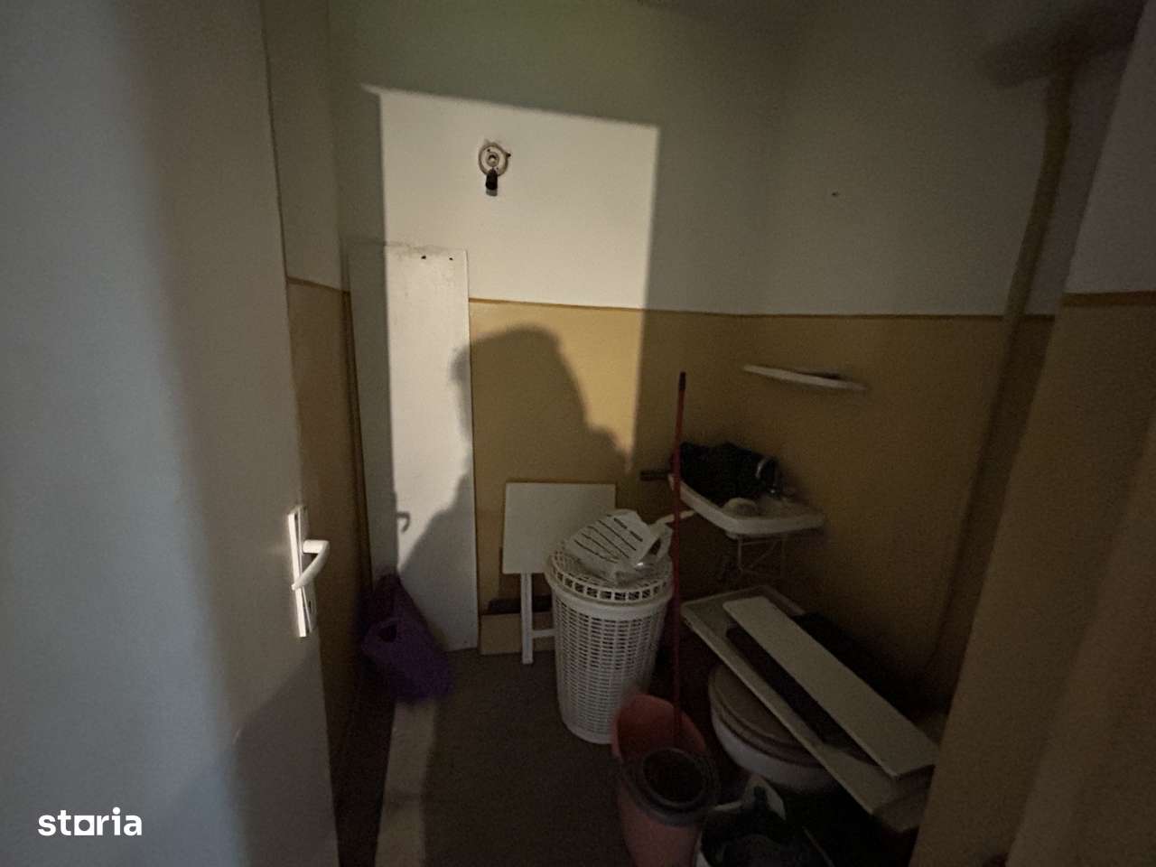 Vand apart.3 cam.decom.Micalca,Pta Miorita, et.4/4-10